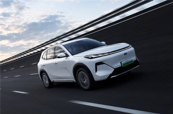 最低油耗2开头！吉利新一代雷神EM超级电混正式发布