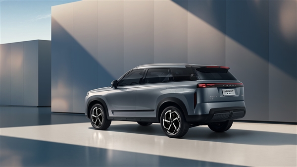 奇瑞瑞虎7高能版官图发布:10万块就买”路虎揽胜极光 ”