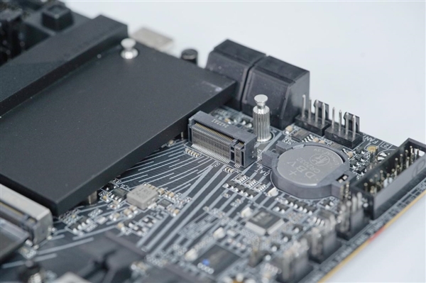 支持9500+内存!技嘉Z890 AORUS MASTER超级雕主板图赏