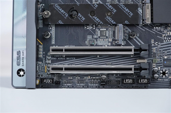 支持9500+内存!技嘉Z890 AORUS MASTER超级雕主板图赏