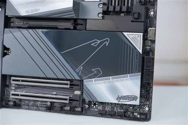 支持9500+内存!技嘉Z890 AORUS MASTER超级雕主板图赏