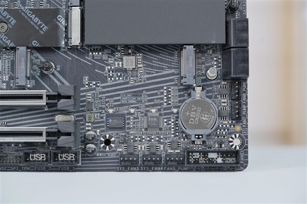 支持9500+内存!技嘉Z890 AORUS MASTER超级雕主板图赏