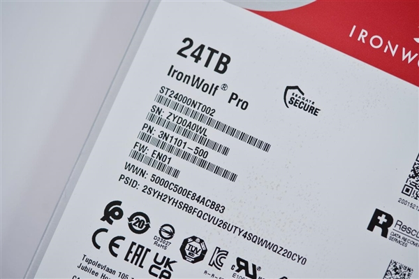百TB NAS一步到位!希捷酷狼Pro 24TB硬盘图赏