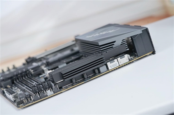支持9500+内存!技嘉Z890 AORUS MASTER超级雕主板图赏