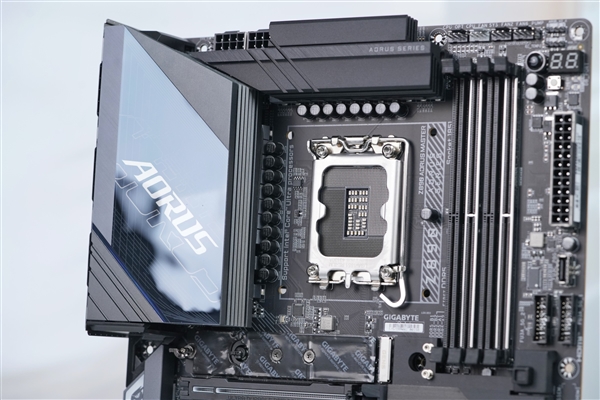 支持9500+内存!技嘉Z890 AORUS MASTER超级雕主板图赏