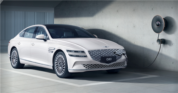 捷尼赛思独创电车续航焦虑解决方案:为车主免费提供燃油车