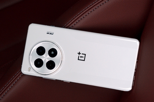 骁龙8至尊版价格屠夫!一加Ace 5系列配置出炉