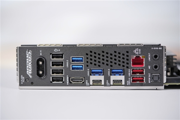 锐龙9000主流搭档!技嘉小雕X870 AORUS ELITE WIFI7图赏