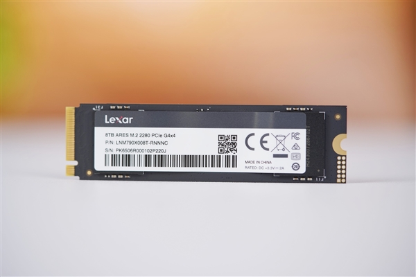 真正存储自由!雷克沙ARES 8TB SSD图赏