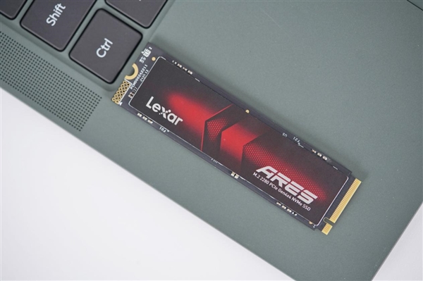 真正存储自由!雷克沙ARES 8TB SSD图赏