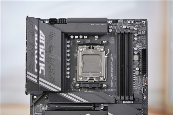 锐龙9000主流搭档!技嘉小雕X870 AORUS ELITE WIFI7图赏