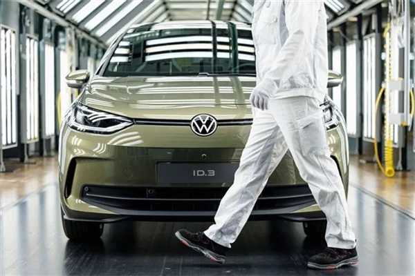 汽车业寒潮!博世裁7000人、舍弗勒裁4000人、米其林也要关俩厂