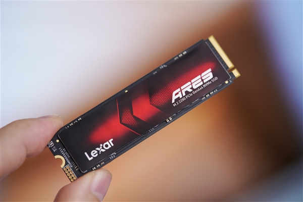 真正存储自由!雷克沙ARES 8TB SSD图赏