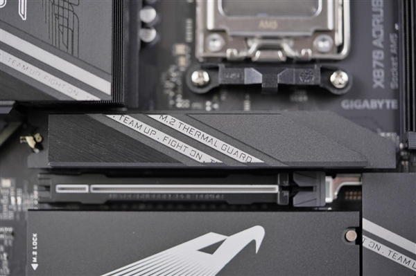 锐龙9000主流搭档!技嘉小雕X870 AORUS ELITE WIFI7图赏