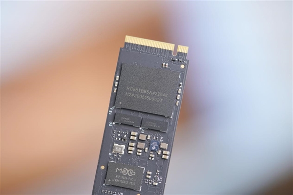 真正存储自由!雷克沙ARES 8TB SSD图赏