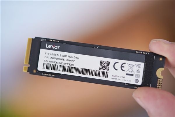 真正存储自由!雷克沙ARES 8TB SSD图赏