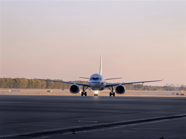 中国国航第二架C919大飞机交货!总计采购100架