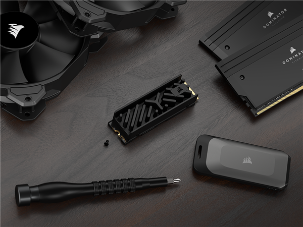 海盗船发布MP700 Elite PCIe 5.0 SSD:最高只能跑10GB/s