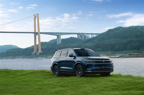 问界新M7成了:连续10个月蝉联新势力销量冠军 国民SUV实至名归