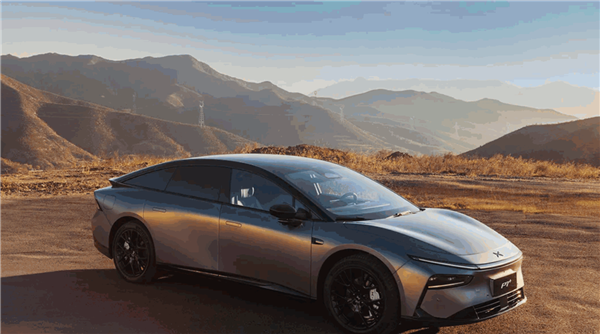 小鹏P7+大定破3万台!何小鹏吃烧烤庆功 还发了大红包