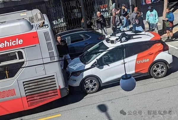 Robotaxi全球三强之一突然倒下：烧光700亿、事故不断金主果断断供
