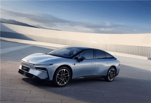 曝小鹏挖走友商整个座椅团队 小鹏产品负责人:挖人了但没有一锅端